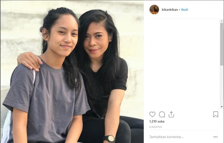 Kebersamaan Kikan dan anak sulungnya. (Instagram/@kikankikan)