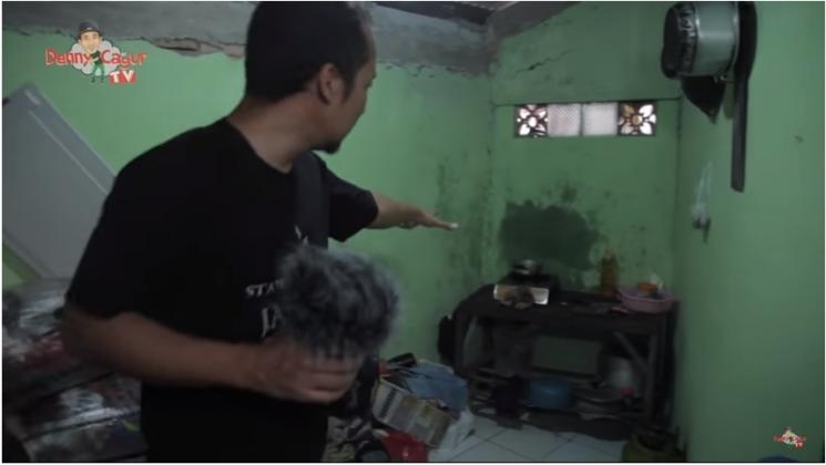 Kontrakan Denny Cagur. (Youtube/Denny Cagur TV)