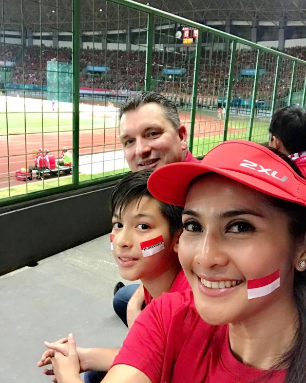 Keluarga Maudy Koesnaedi. (Instagram/@maudykoesnaedi)