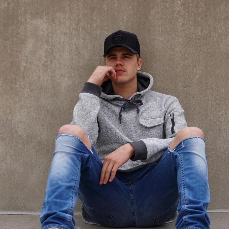 Brad Sousa, pria yang mirip dengan Justin Bieber. (Instagram/@bradsousaa)