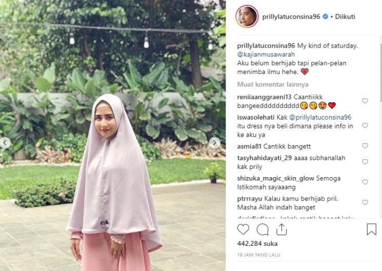 Prilly Latuconsina Berhijab Syar'i (Instagram/@prillylatuconsina96)