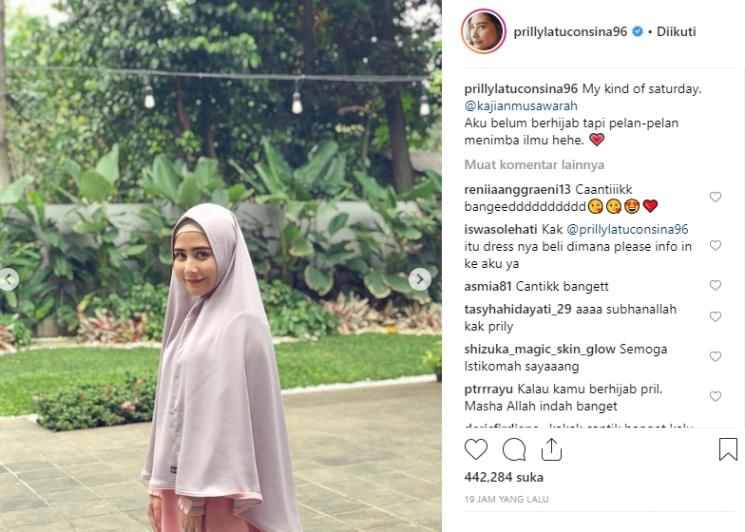 Prilly Latuconsina Berhijab Syar'i (Instagram/@prillylatuconsina96)