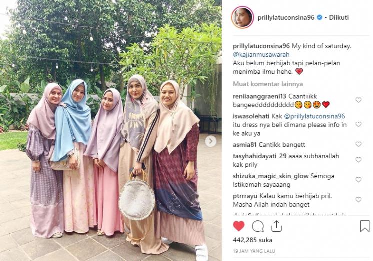 Prilly Latuconsina Berhijab Syar'i (Instagram/@prillylatuconsina96)