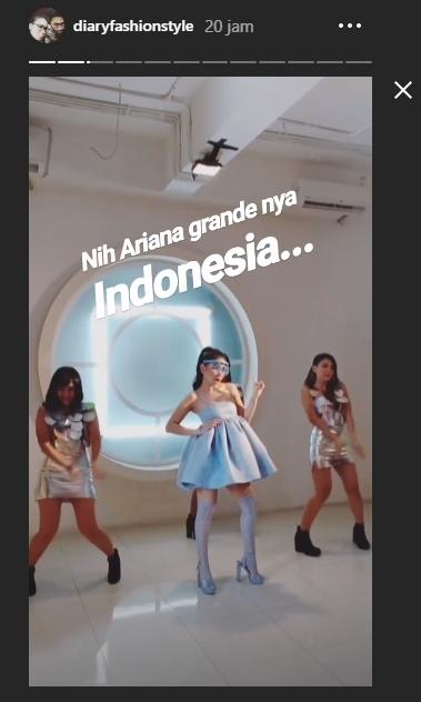 Ayu Ting Ting dandan ala Ariana Grande. (Instagram/@diaryfashionstyle)