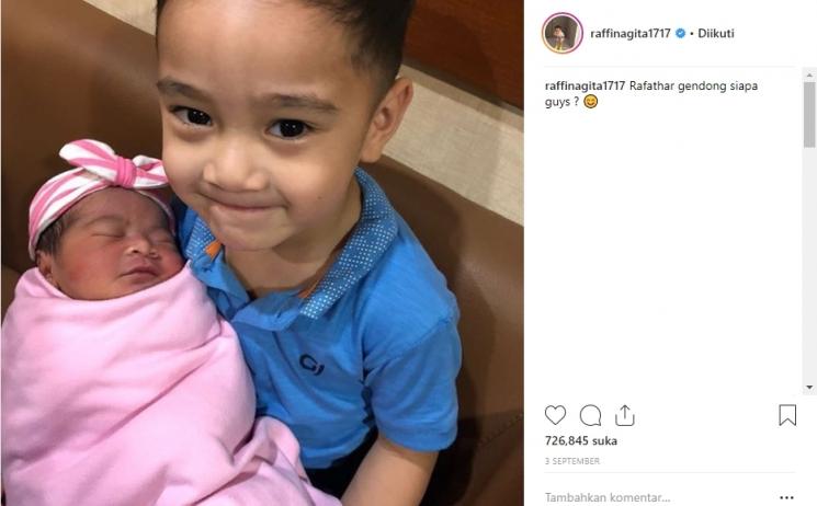 Rafathar Malik Ahmad dan Ansara. (Instagram/@raffinagita1717)