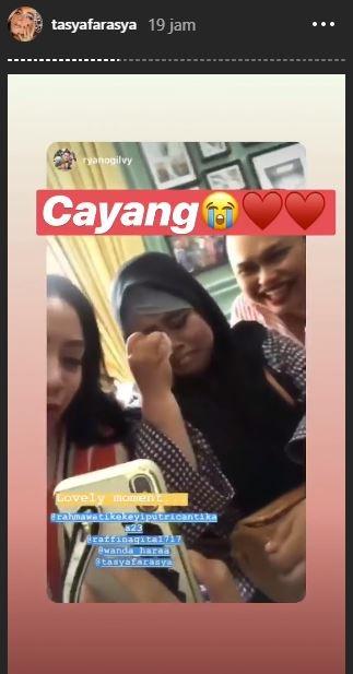 Momen Rahmawati Kekeyi bertemu Tasya Farasya. (Instagram/@tasyafarasya)