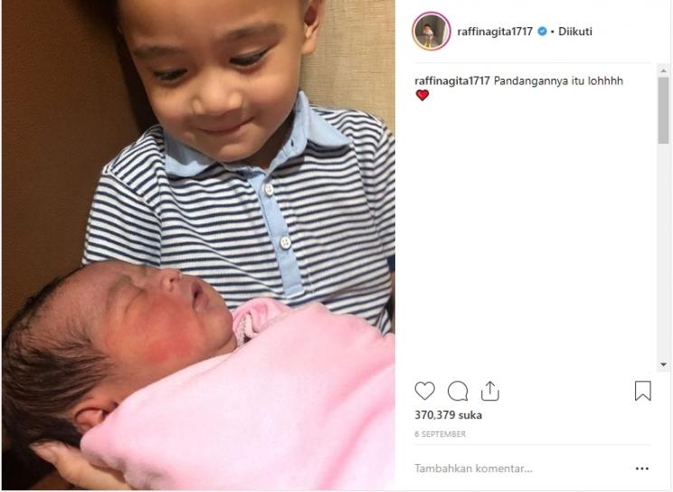 Rafathar Malik Ahmad dan Ansara. (Instagram/@raffinagita1717)