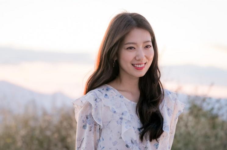 Park Shin Hye di Drama Memories of the Alhambra (Soompi)