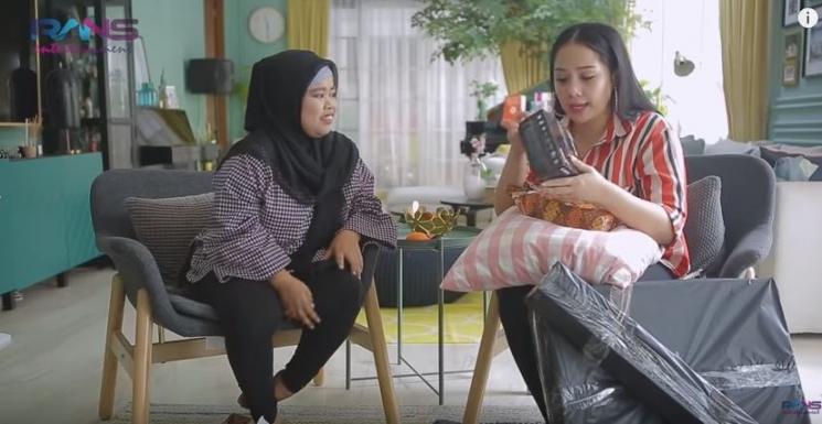 Nagita Slavina dan Rahmawati Kekeyi. (YouTube)