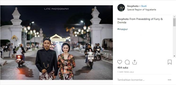 Foto prewedding Furry Setya dan Dwinda Ratna. (Instagram/@lincphoto)