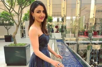 7 Pesona Soha Ali Khan, Adik Kareena Kapoor yang Tak Kalah Cantik