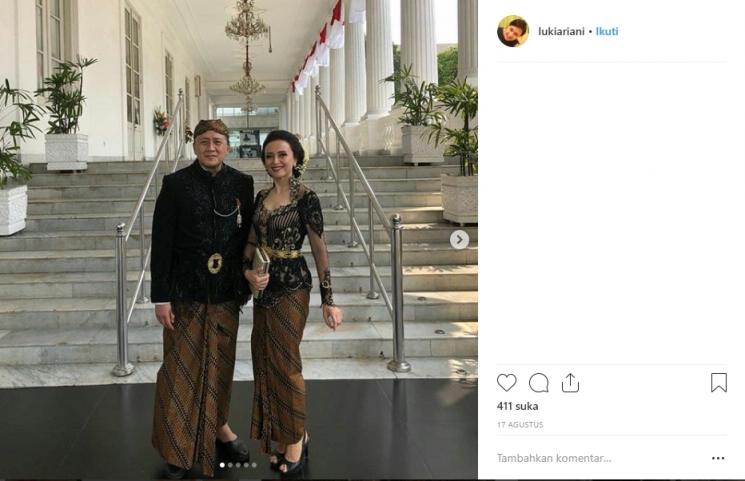 7 Pesona Luki Ariani, Ibu Sherina Munaf yang Nggak Kalah Cantik