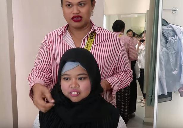 Wanda Hara dan Rahmawati Kekeyi. (YouTube)