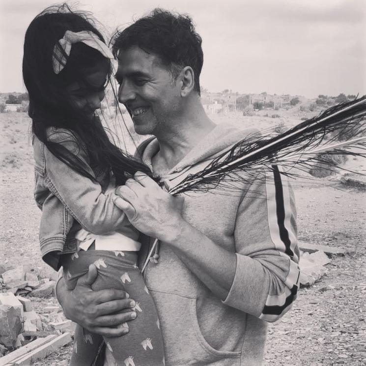 Akshay Kumar dan Nitara (Instagram/@twinklerkhanna)