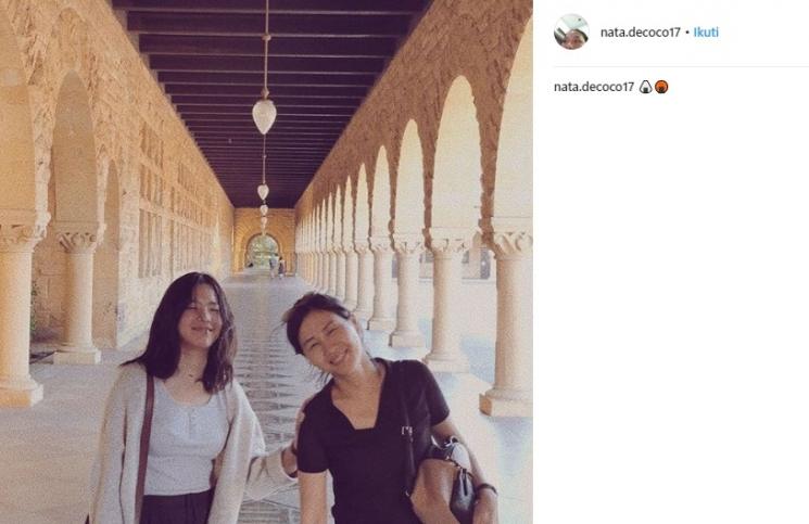 Nathania Berniece dan ibunya, Veronica Tan. (Instagram/nata.decoco17)