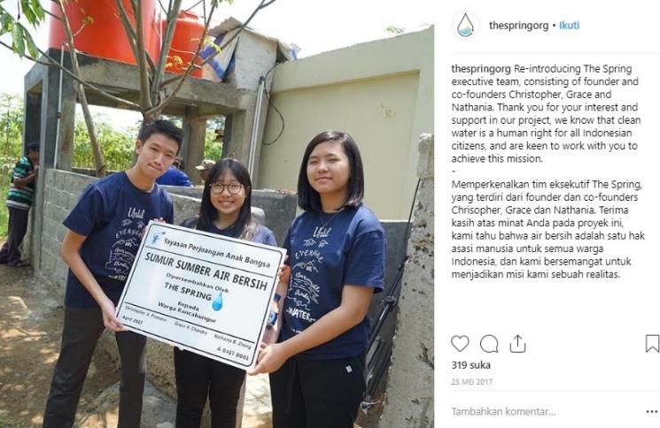 Nathania Berniece bersama teman-temannya di The Spring Water. (Instagram/@thespringorg)