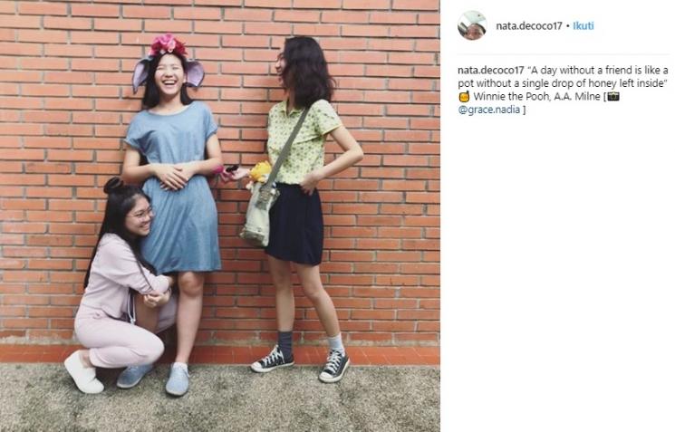 Nathania Berniece bersama teman-temannya. (Instagram/nata.decoco17)