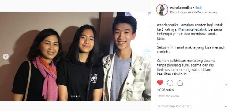 Veronica Tan nonton film A Man Called Ahok. (Instagram/@wandaponika)