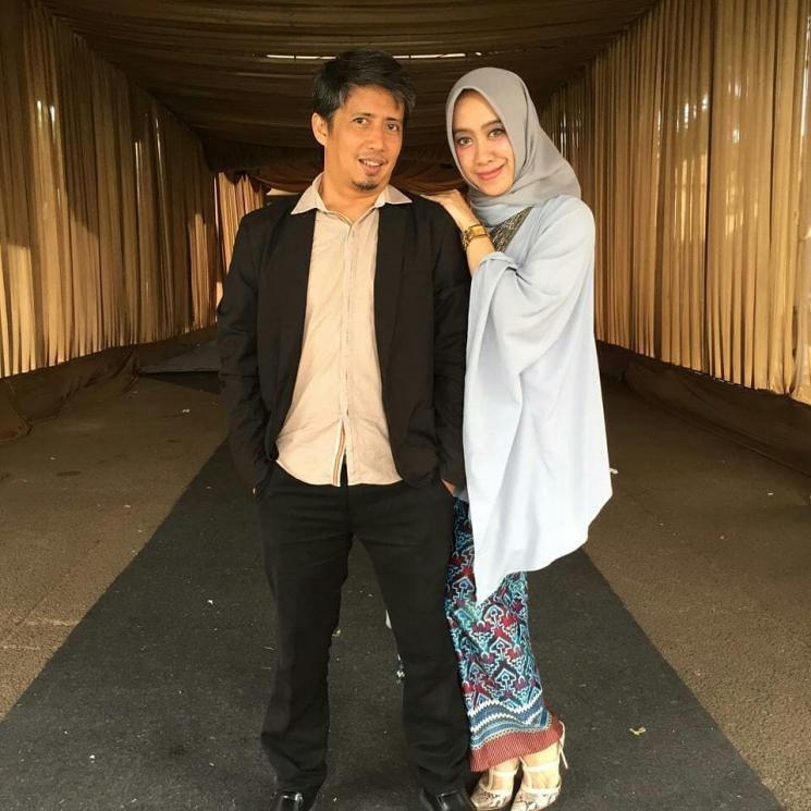 Kemesraan mantan suami Mulan Jameela dan istrinya. (Instagram/@sofiaaupay)