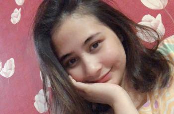 Pesona 5 Seleb Cantik yang Pamer Rambut Berantakan