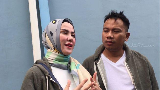 Angel Lelga dan Vicky Prasetyo. (Suara.com/Sumarni)