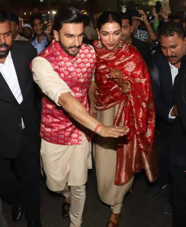 Deepika Padukone dan Ranveer Singh kembali ke India pasca menikah (Instagram/@filmyselfies)