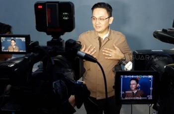 Laporkan Hotman Paris, Farhat Abbas: Cara Menghadapi Orang Sombong!