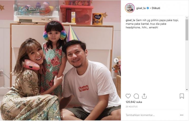 Kemesraan Gisella Anastasia dan Gading Marten. (Instagram/@gisel_la)