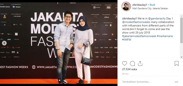 Zikri Daulay dan calon istrinya. (Instagram/@zikrydaulay1)