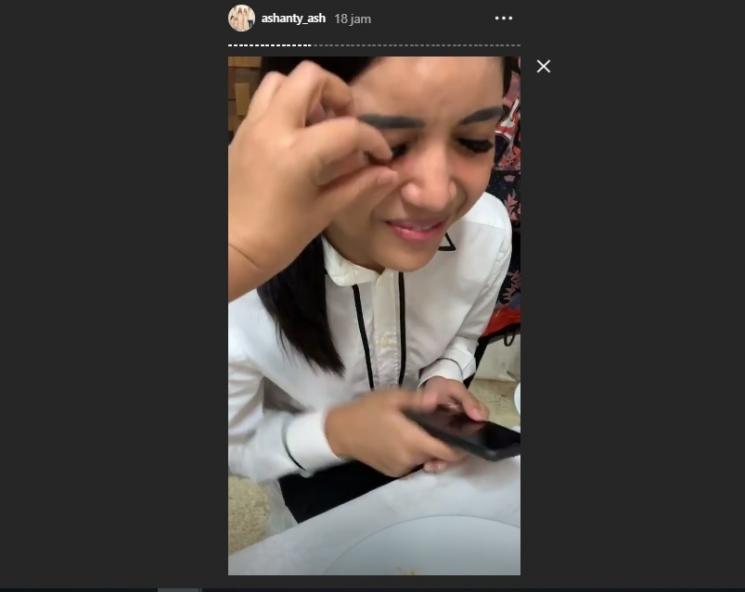 Ashanty ingin copot bulu mata Millendaru. (Instagram/@ashanty_ash)