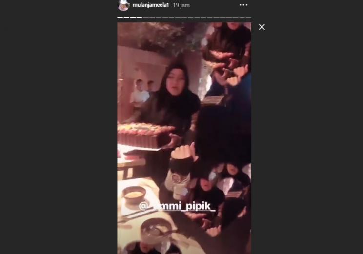 Ulang Tahun Umi Pipik. (Instagram/@mulanjameela1)