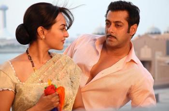 4 Seleb Tampan Bollywood Ini Masih Single di Atas Usia 40an