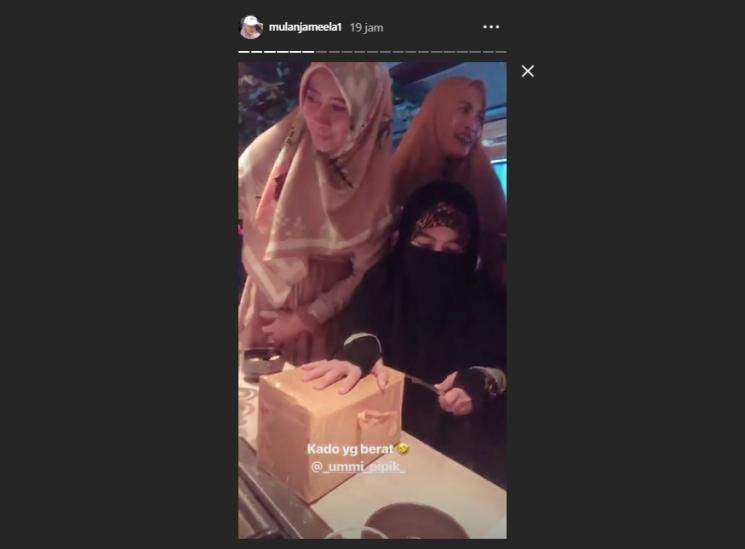 Ulang Tahun Umi Pipik. (Instagram/@mulanjameela1)