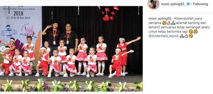 Penampilan paduan suara Bilqis dan teman-temannya. (Instagram/@mom_ayting92_)