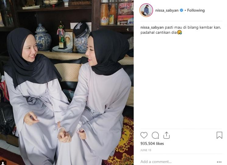 Nissa Sabyan dan Kakaknya, Iin Fadillah (Instagram/@nissa_sabyan)