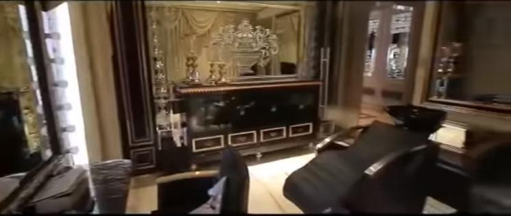 Penampakan rumah Jusup Maruta Cayadi. (YouTube)