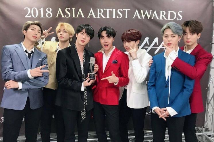 BTS menang Daesang di Asia Artist Awards 2018 (Soompi)