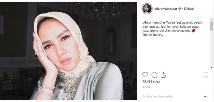 Olla Ramlan berhijab. (Instagram/@ollaramlanaufar)