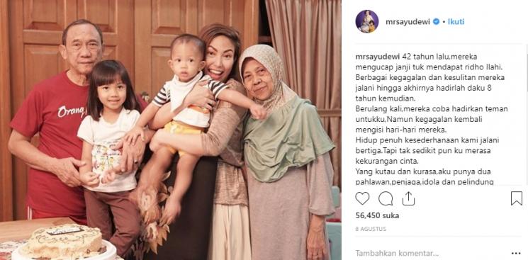 Potret kenangan Ayu Dewi dan ibunya (Instagram/@mrsayudewi)