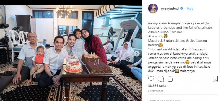 Potret kenangan Ayu Dewi dan ibunya (Instagram/@mrsayudewi)