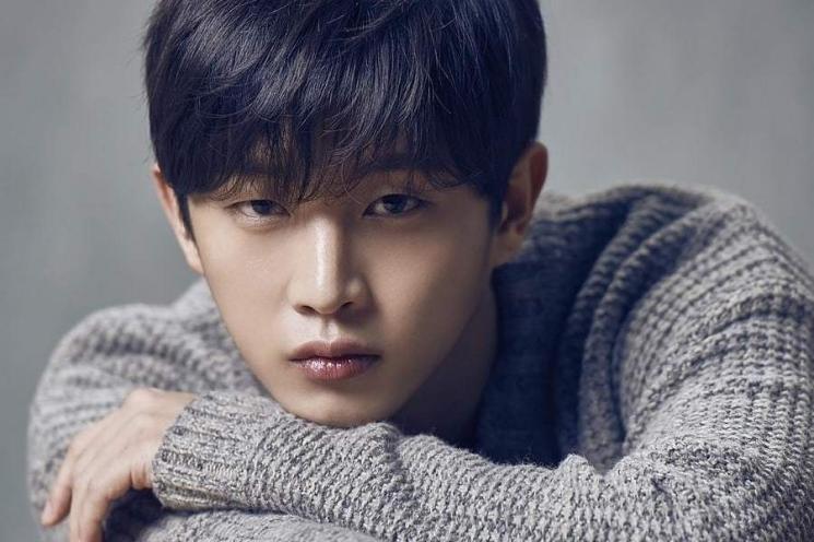 Kim Min Suk wamil (Soompi)