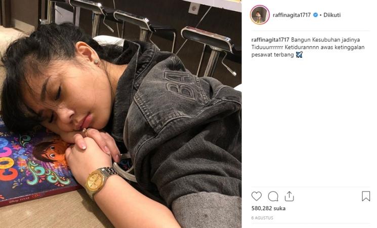 Potret Nagita Slavina tidur (Instagram/@raffinagita1717)