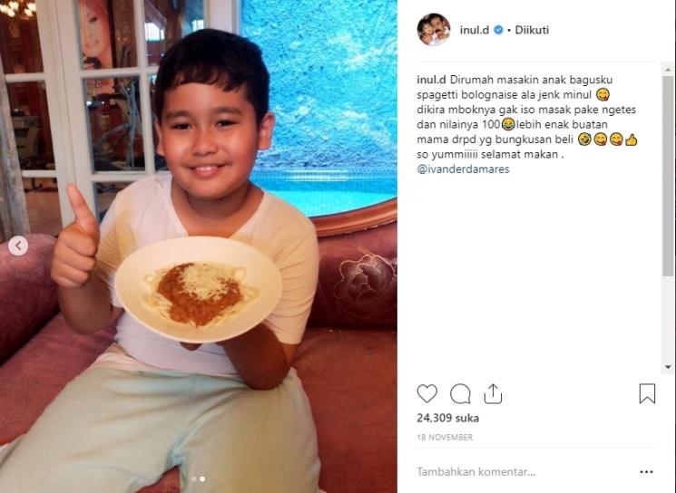 Yusuf Ivander Damares, anak semata wayang Inul Daratista dan Adam Suseno. (Instagram/@inul.d)