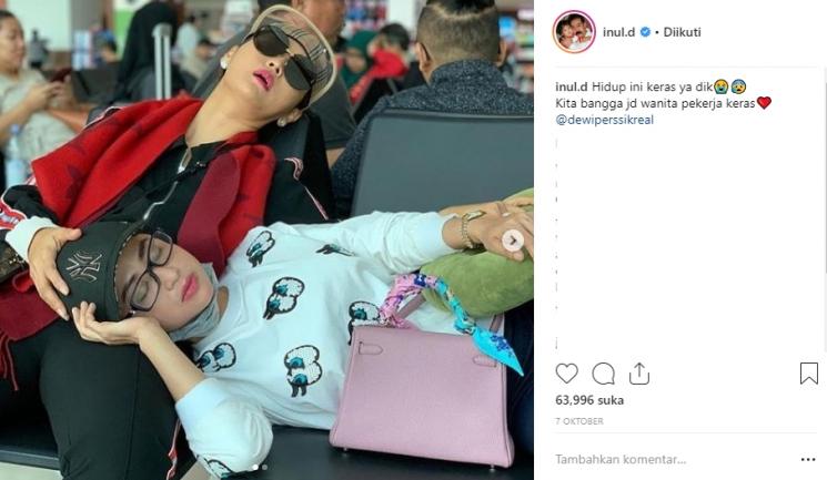 Potret Dewi Perssik tidur (Instagram/@inul.d)