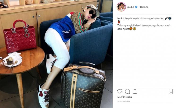 Potret Inul Daratista tidur (Instagram/@inul.d)