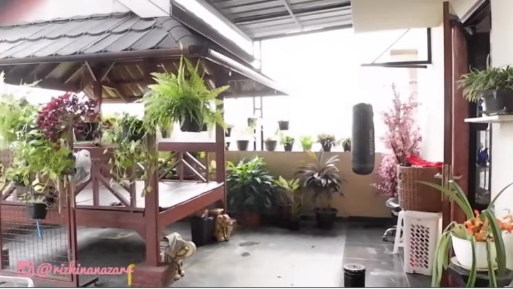 Rumah keluarga Rizky Nazar. (YouTube/Rizkina Nazar)