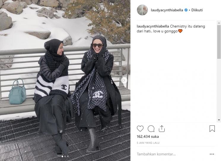 Laudya Cynthia Bella dan Zaskia Sungkar. (Instagram/@laudyacynthiabella)