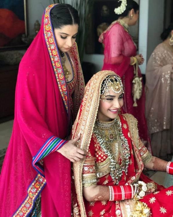 Sonam Kapoor dan Rhea Kapoor (Instagram/@rheakapoor)