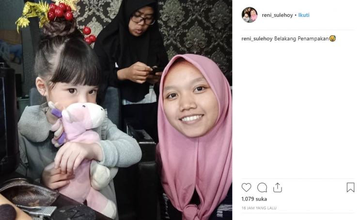 Kedekatan Gempi dan pengasuh barunya (Instagram/@reni_sulehoy)