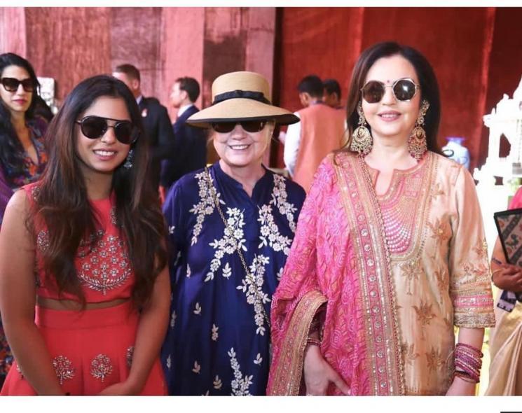 Isha Ambani. Nita Ambani dan Hillary Clinton (Instagram/@nitaambani5)